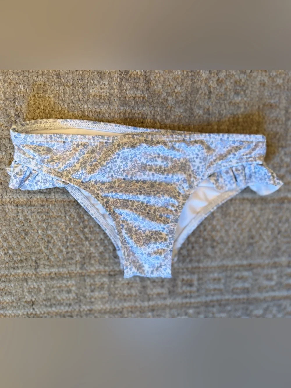 EUC Minnow Girls Slate Floral Bikini Bottoms size 7/8